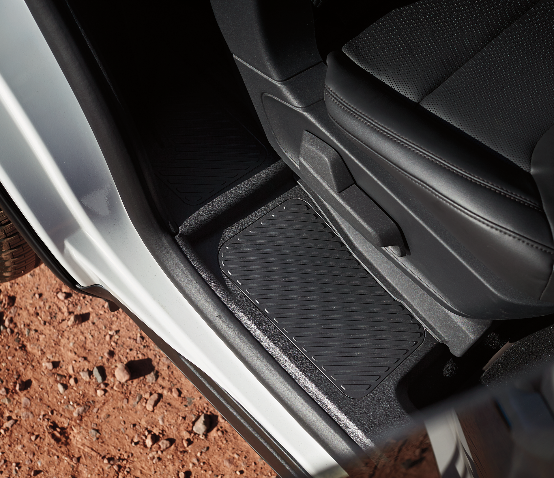 C10579421_EXPL_Plat_DetailSideStepBar_mj.png